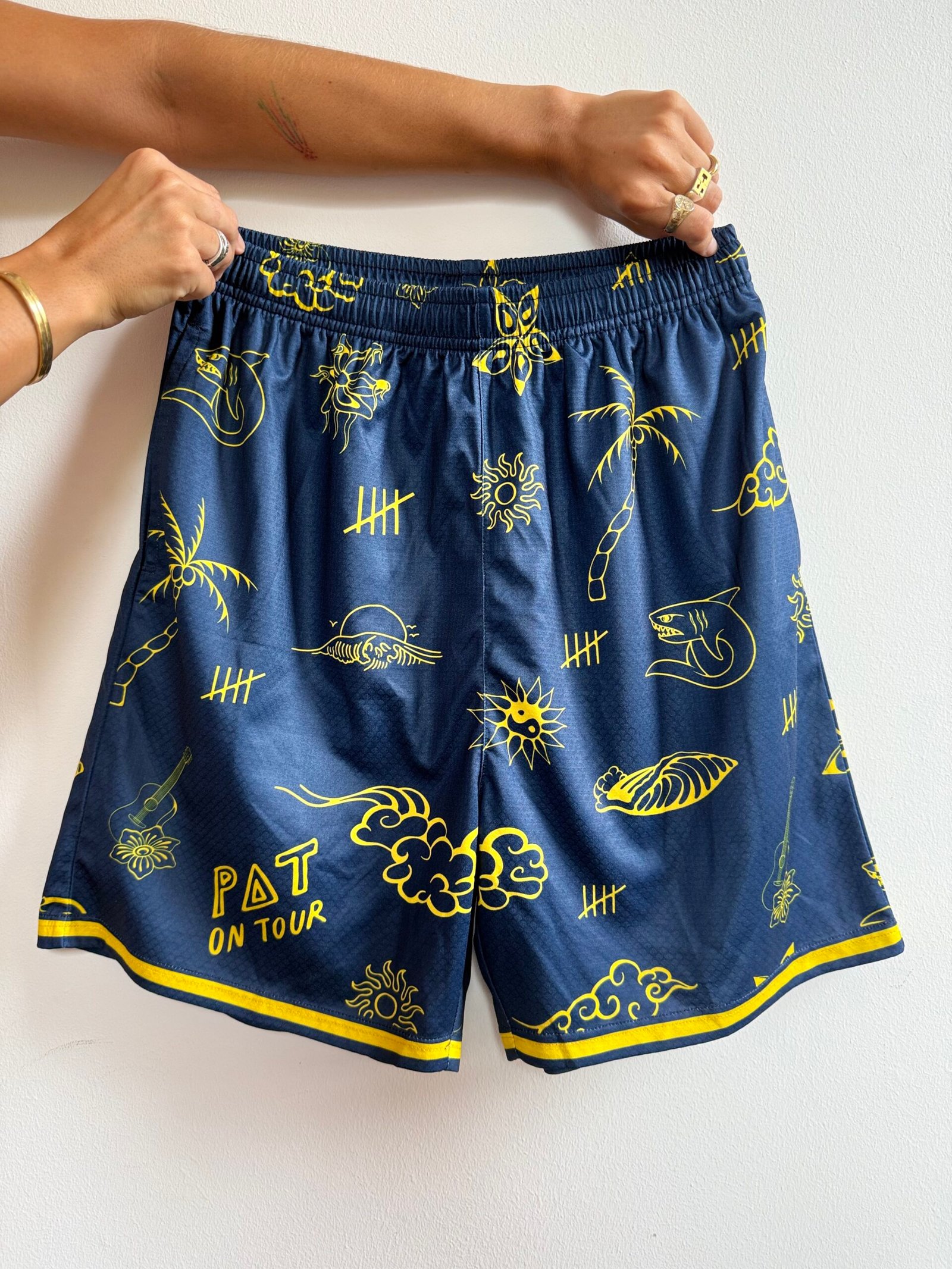 Shorts ON TOUR